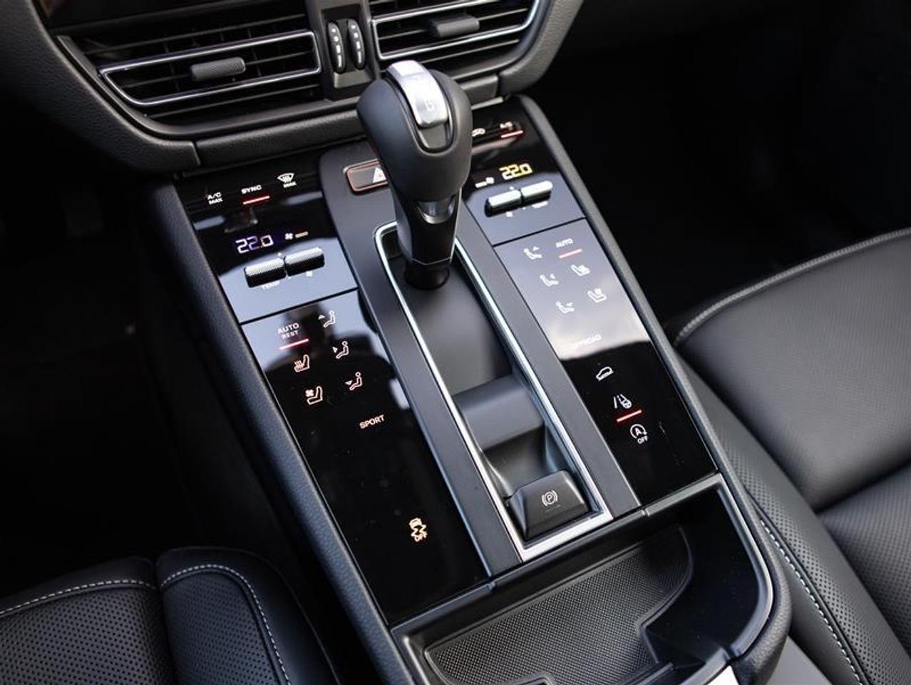 2026 Porsche Macan AWD Photo