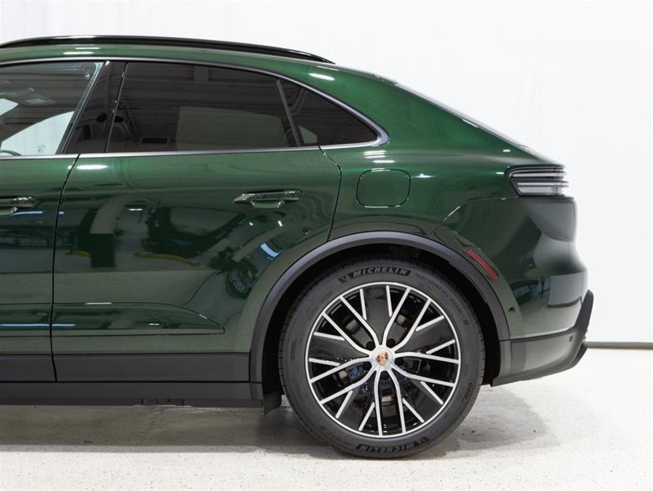 2025 Porsche Macan Electric 4 AWD Photo