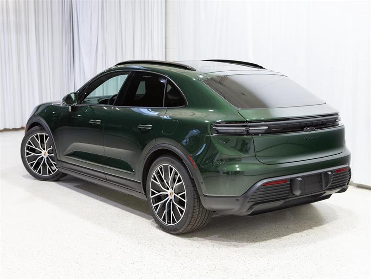 2025 Porsche Macan Electric 4 AWD Photo3