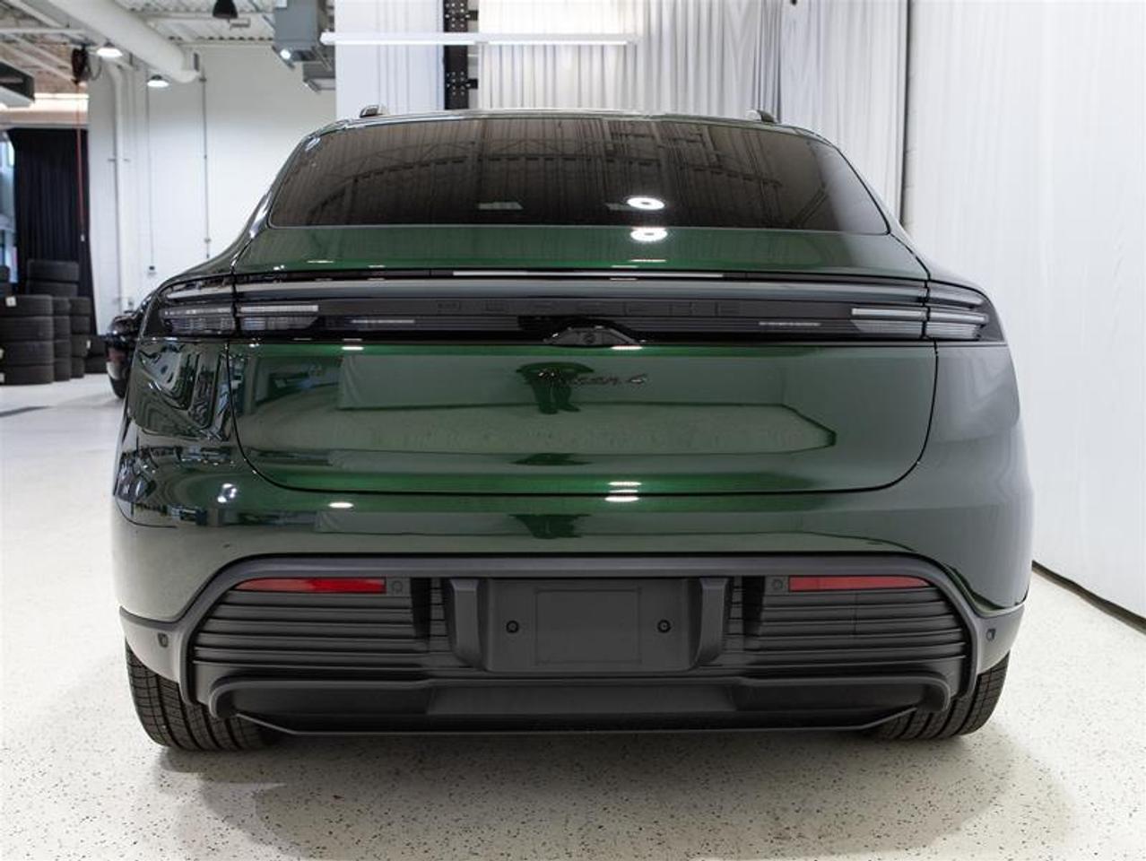 2025 Porsche Macan Electric 4 AWD Photo