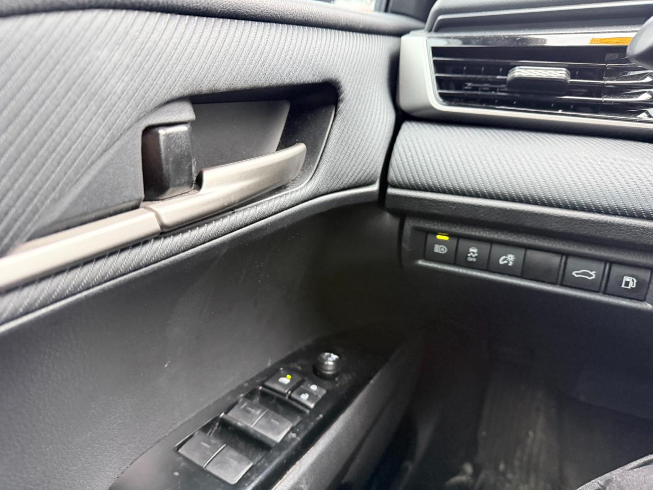 2025 Toyota Camry SE 4dr Front-Wheel Drive Sedan Photo