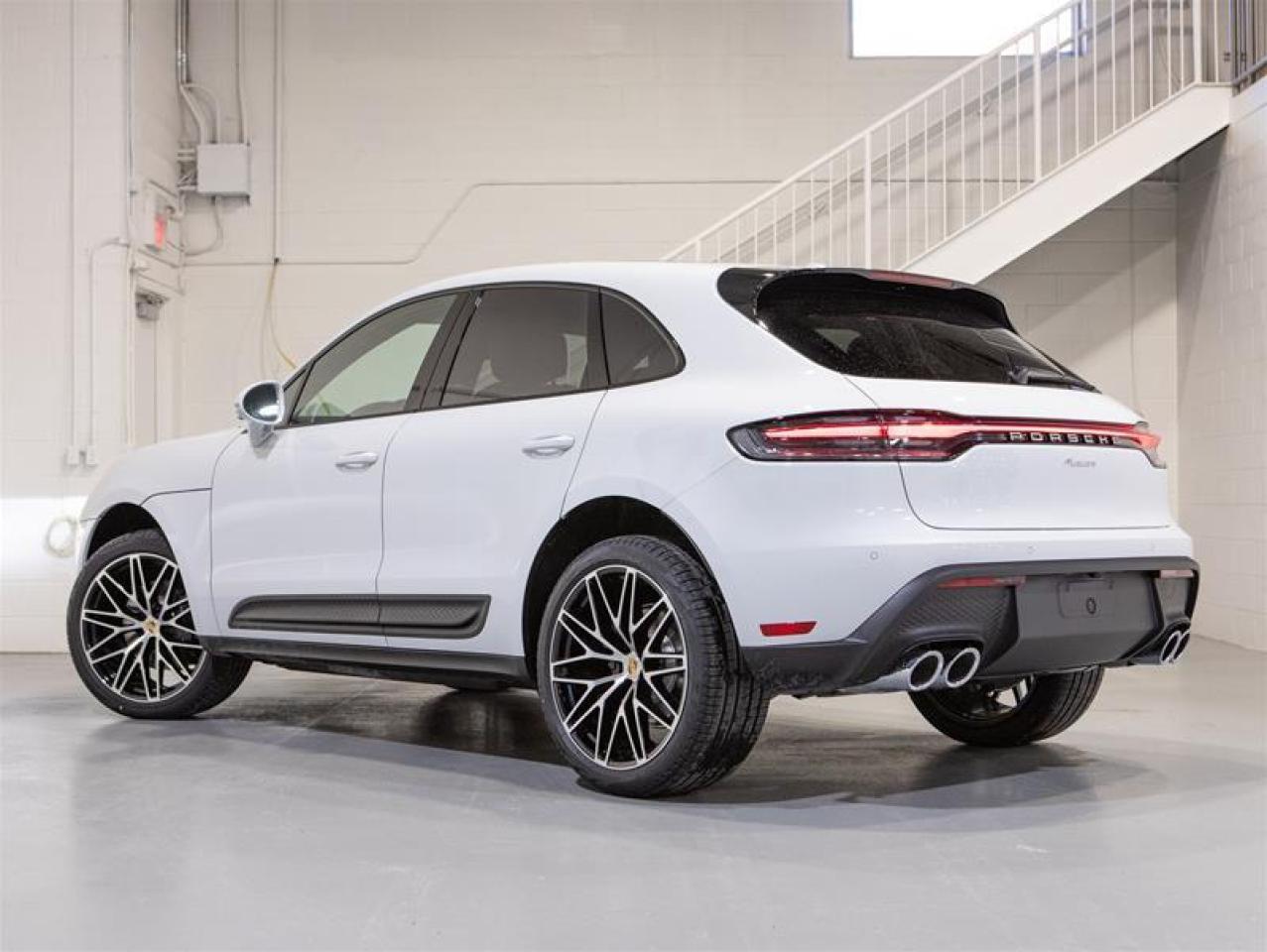 2026 Porsche Macan AWD Photo2