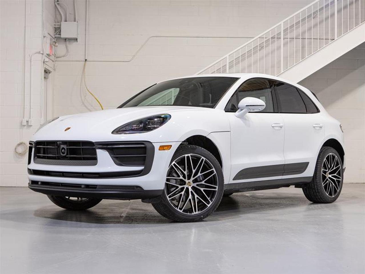 2026 Porsche Macan AWD Photo0