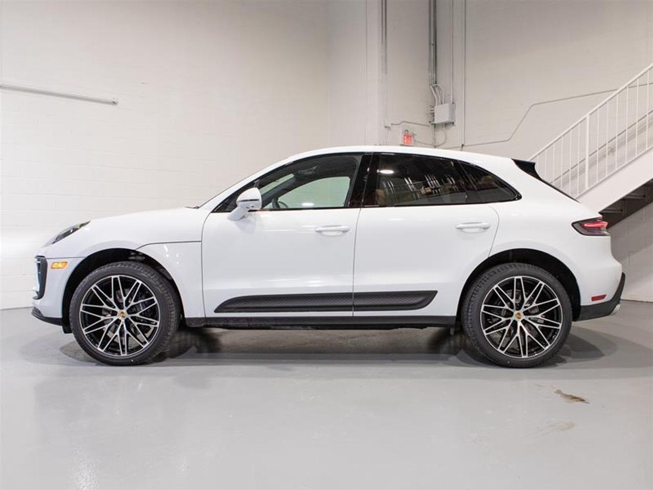 2026 Porsche Macan AWD Photo