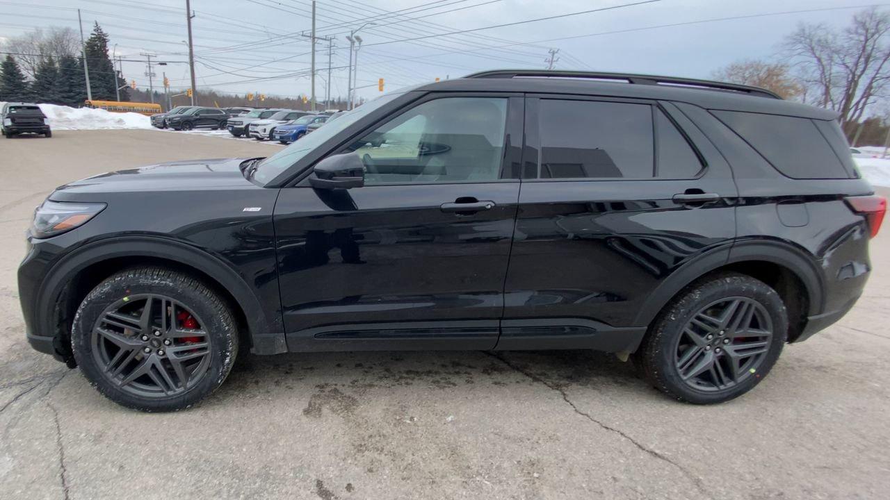 2026 Ford Explorer ST-Line Photo