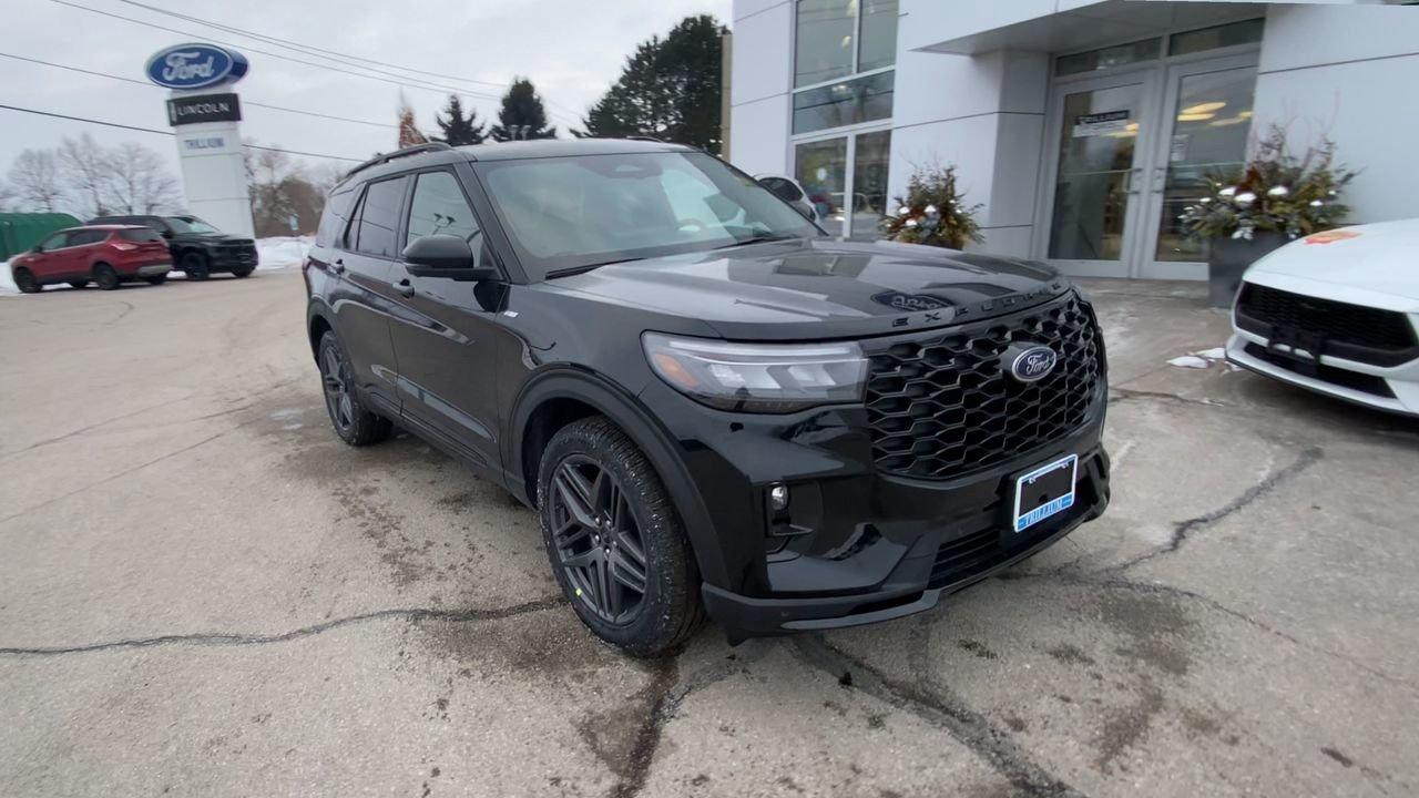 2026 Ford Explorer ST-Line Photo