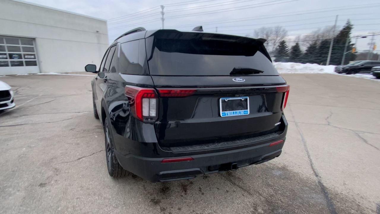2026 Ford Explorer ST-Line Photo