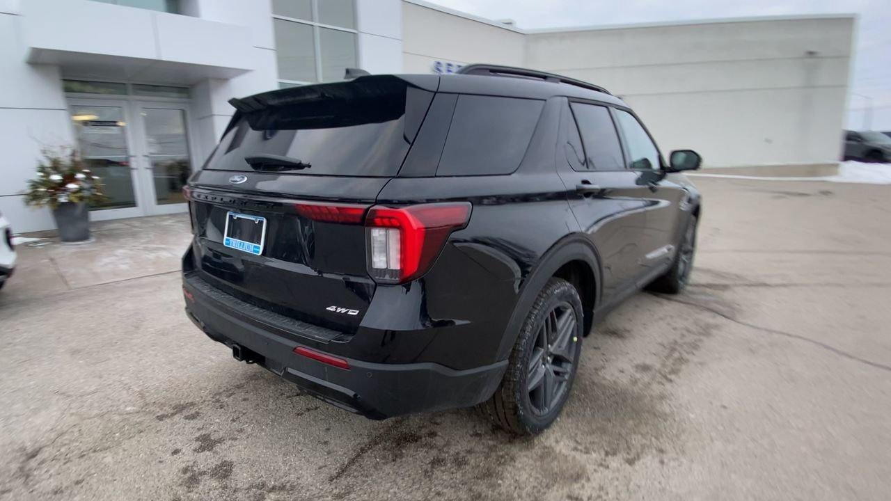 2026 Ford Explorer ST-Line Photo