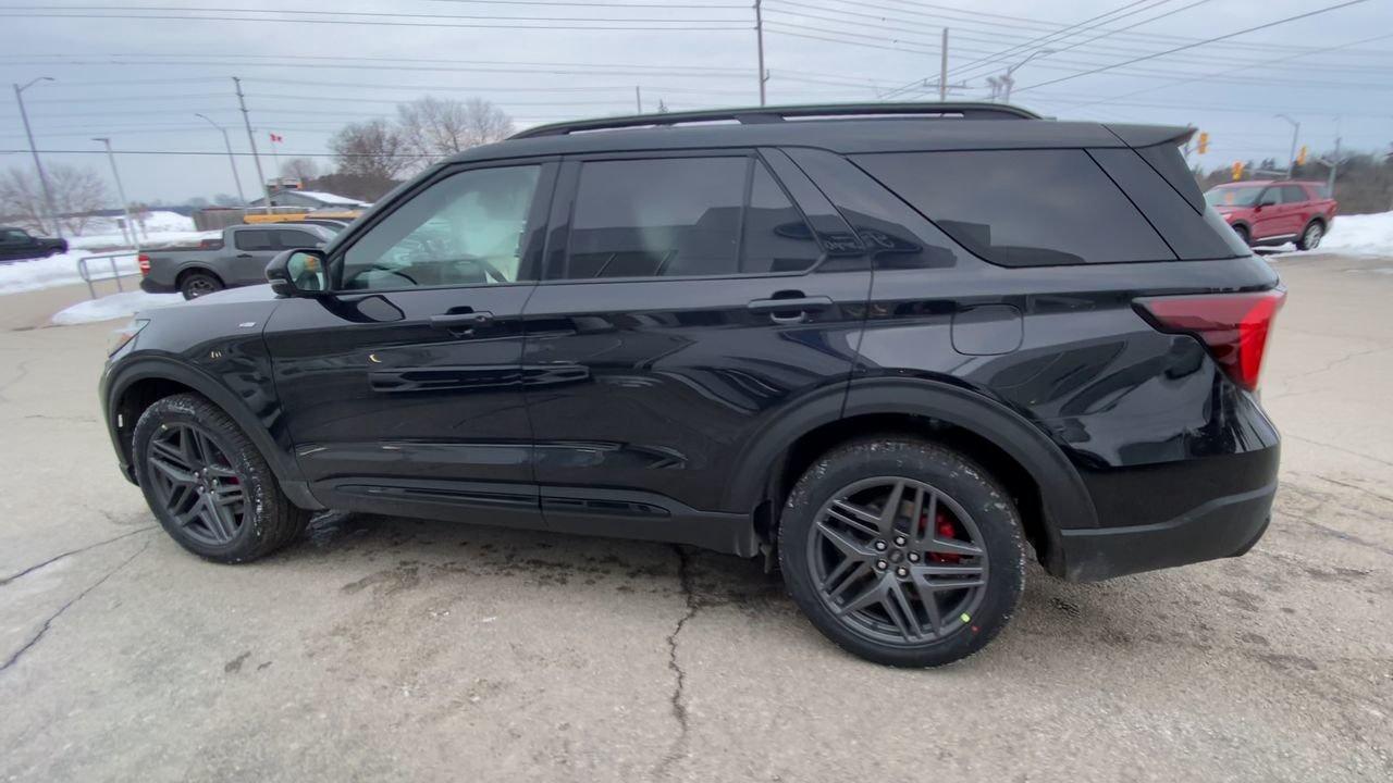 2026 Ford Explorer ST-Line Photo