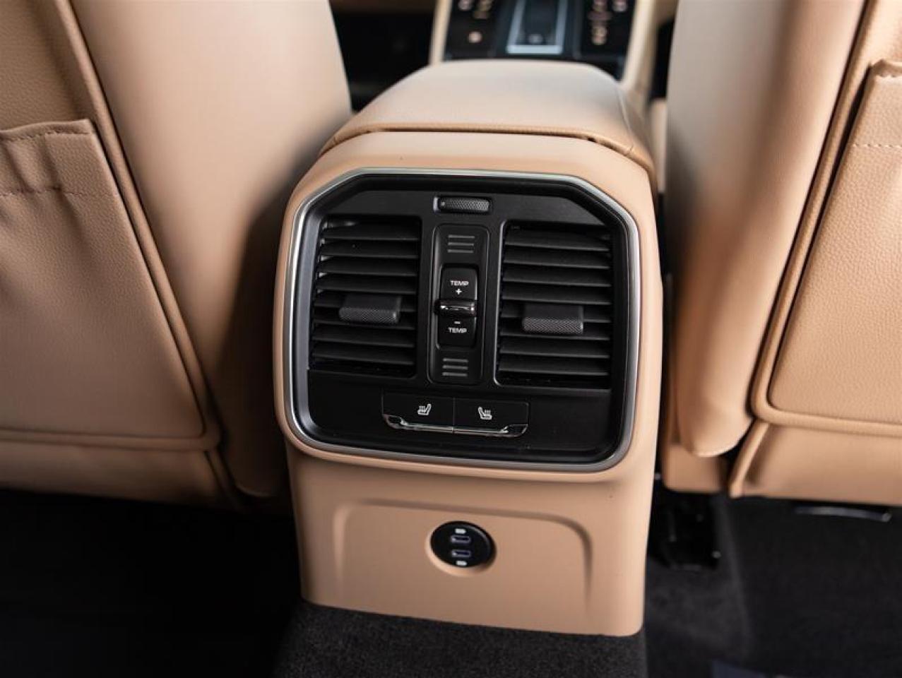 2026 Porsche Macan AWD Photo