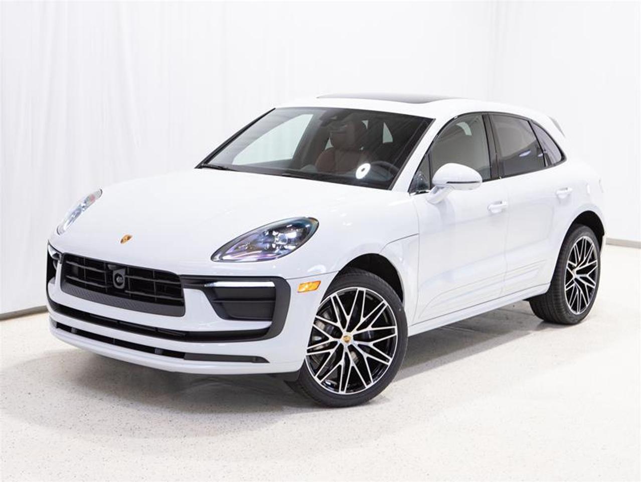 2026 Porsche Macan AWD Photo
