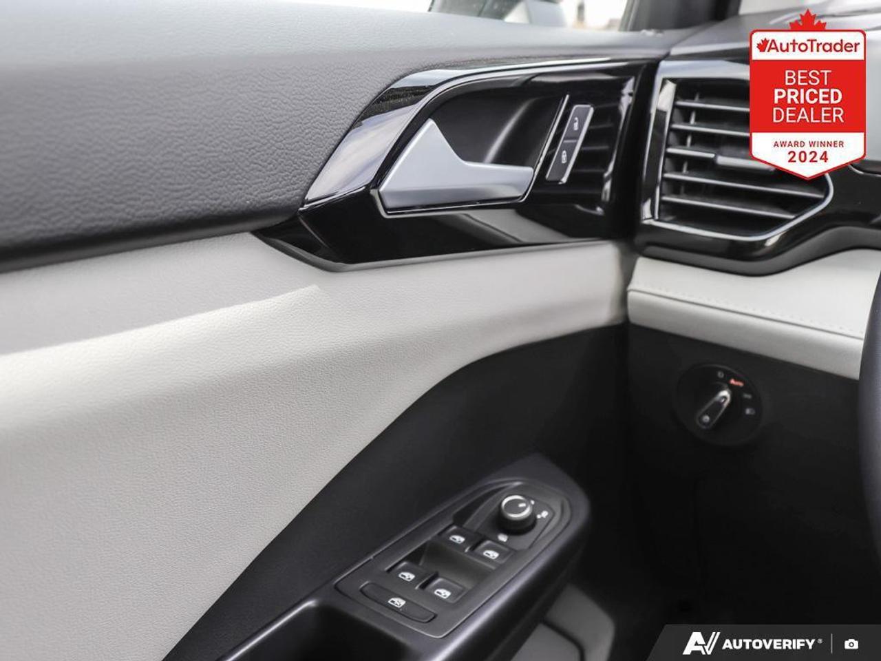 2025 Volkswagen Taos Trendline 4dr All-Wheel Drive 4MOTION Photo