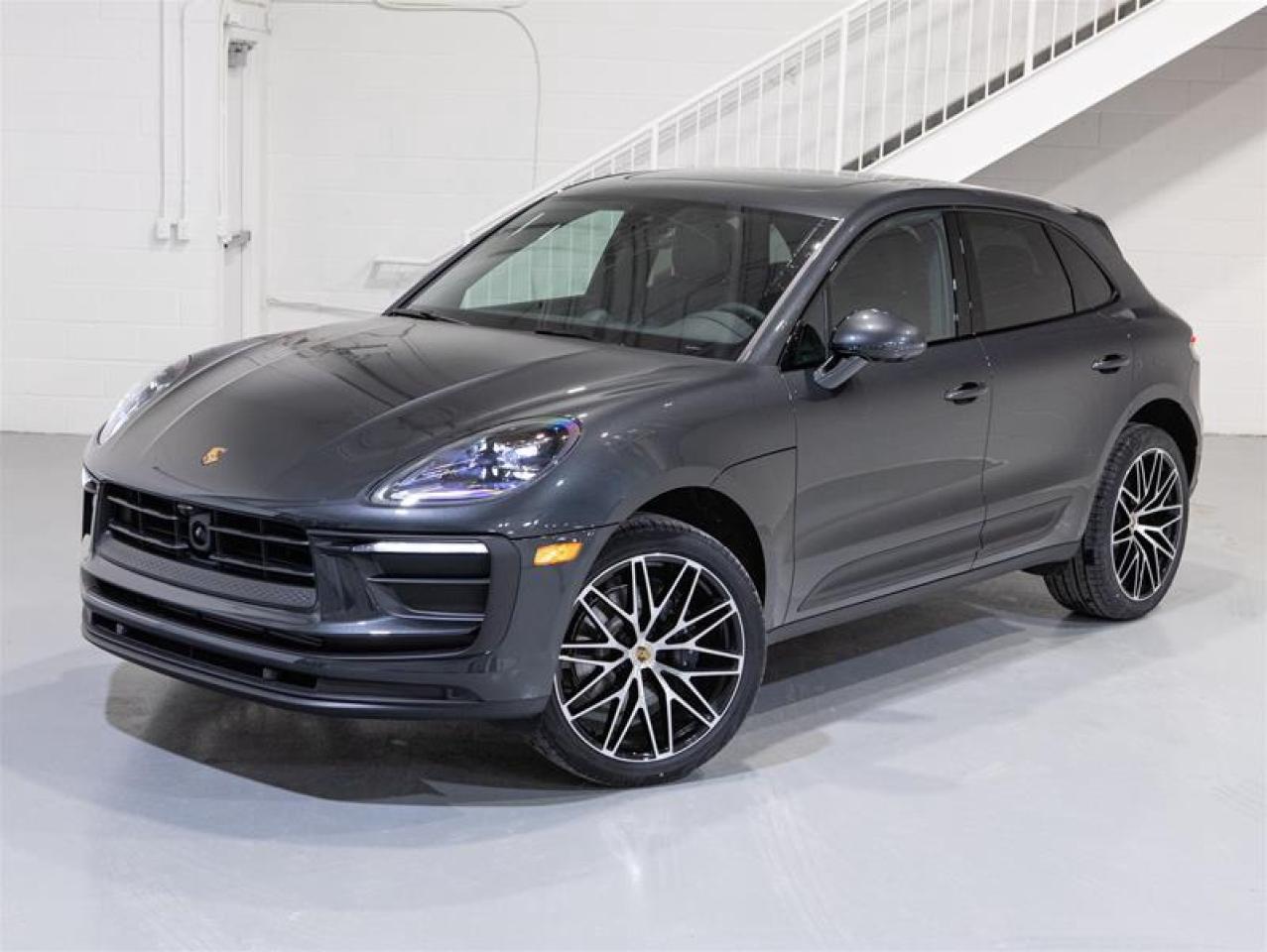 2026 Porsche Macan AWD Photo