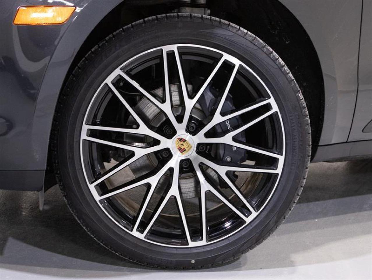 2026 Porsche Macan AWD Photo