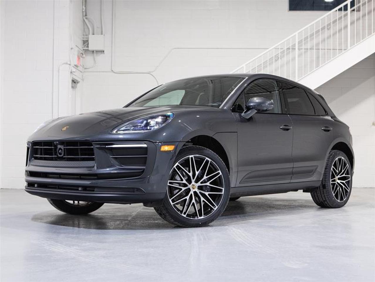2026 Porsche Macan AWD Photo