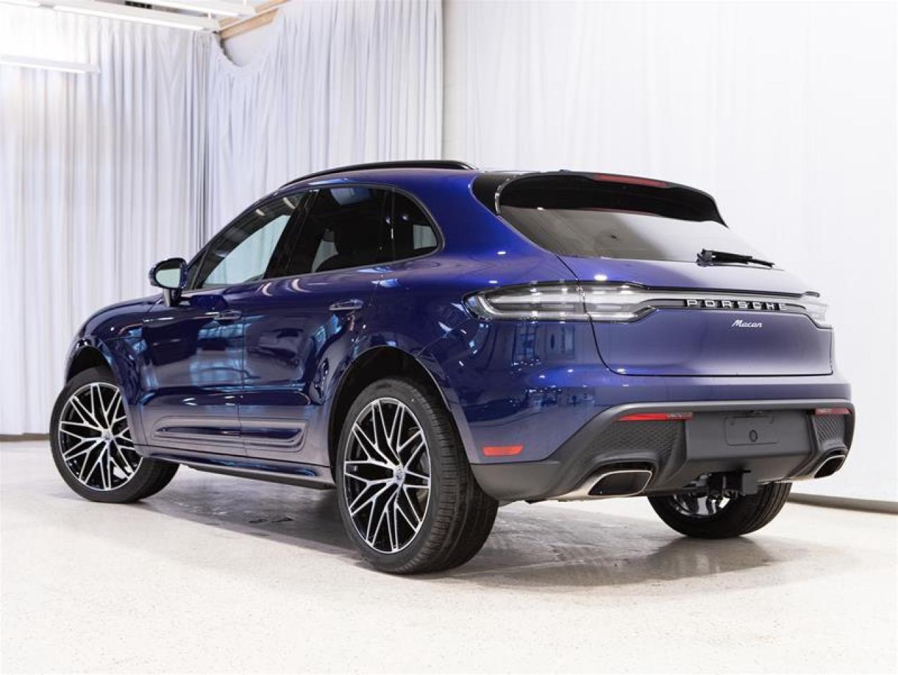 2026 Porsche Macan AWD Photo2