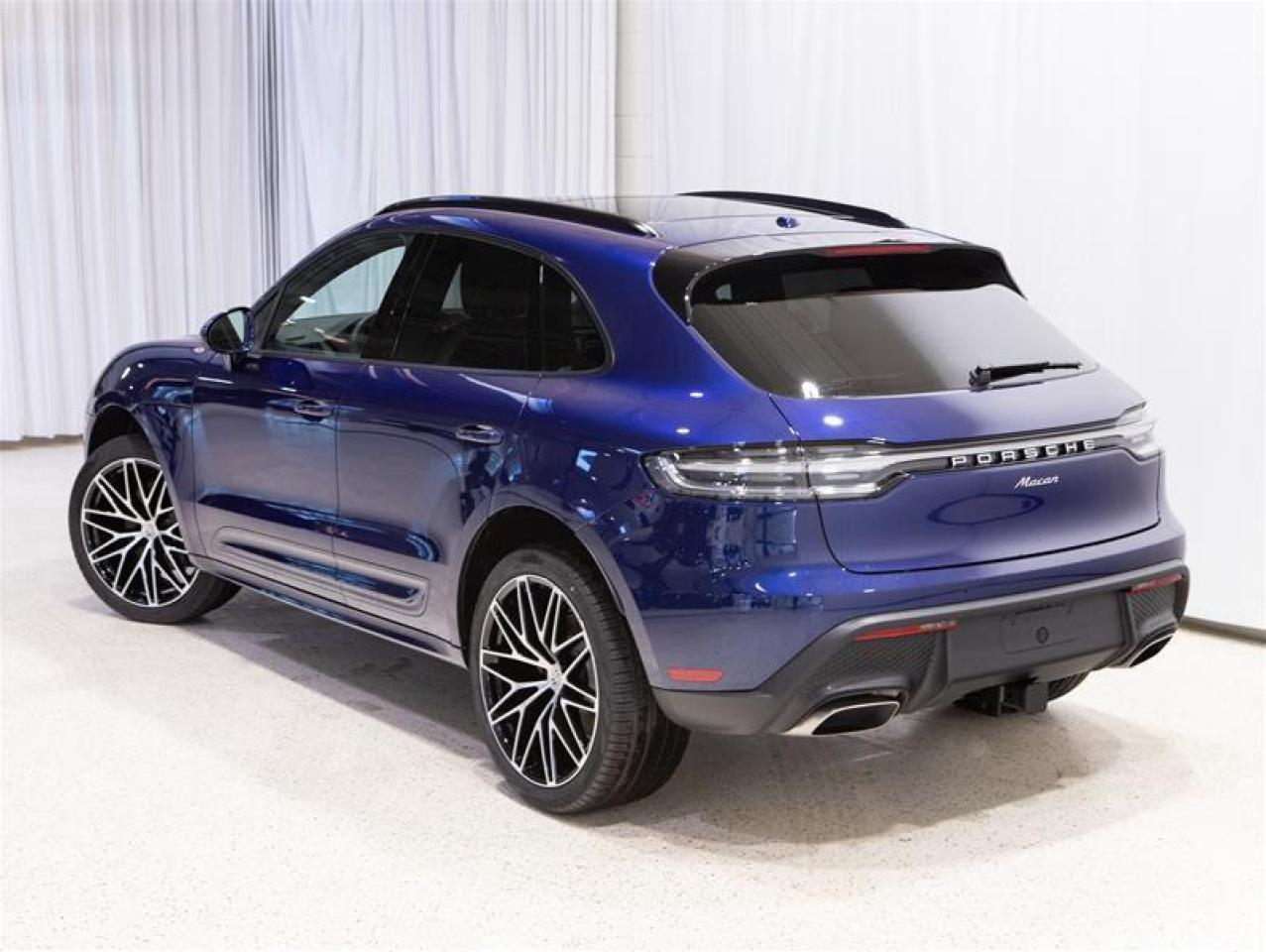 2026 Porsche Macan AWD Photo3