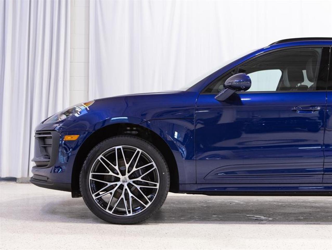 2026 Porsche Macan AWD Photo