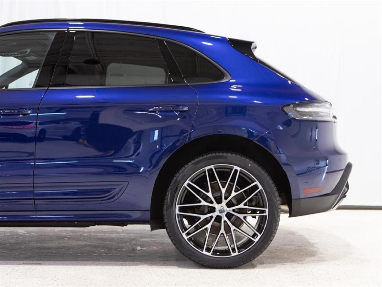 2026 Porsche Macan AWD Photo