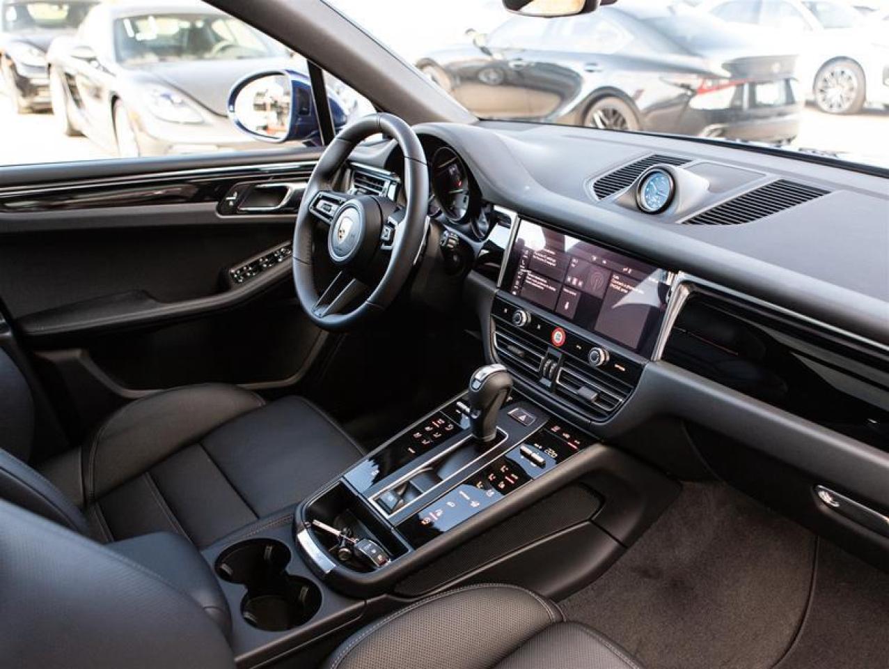 2026 Porsche Macan AWD Photo