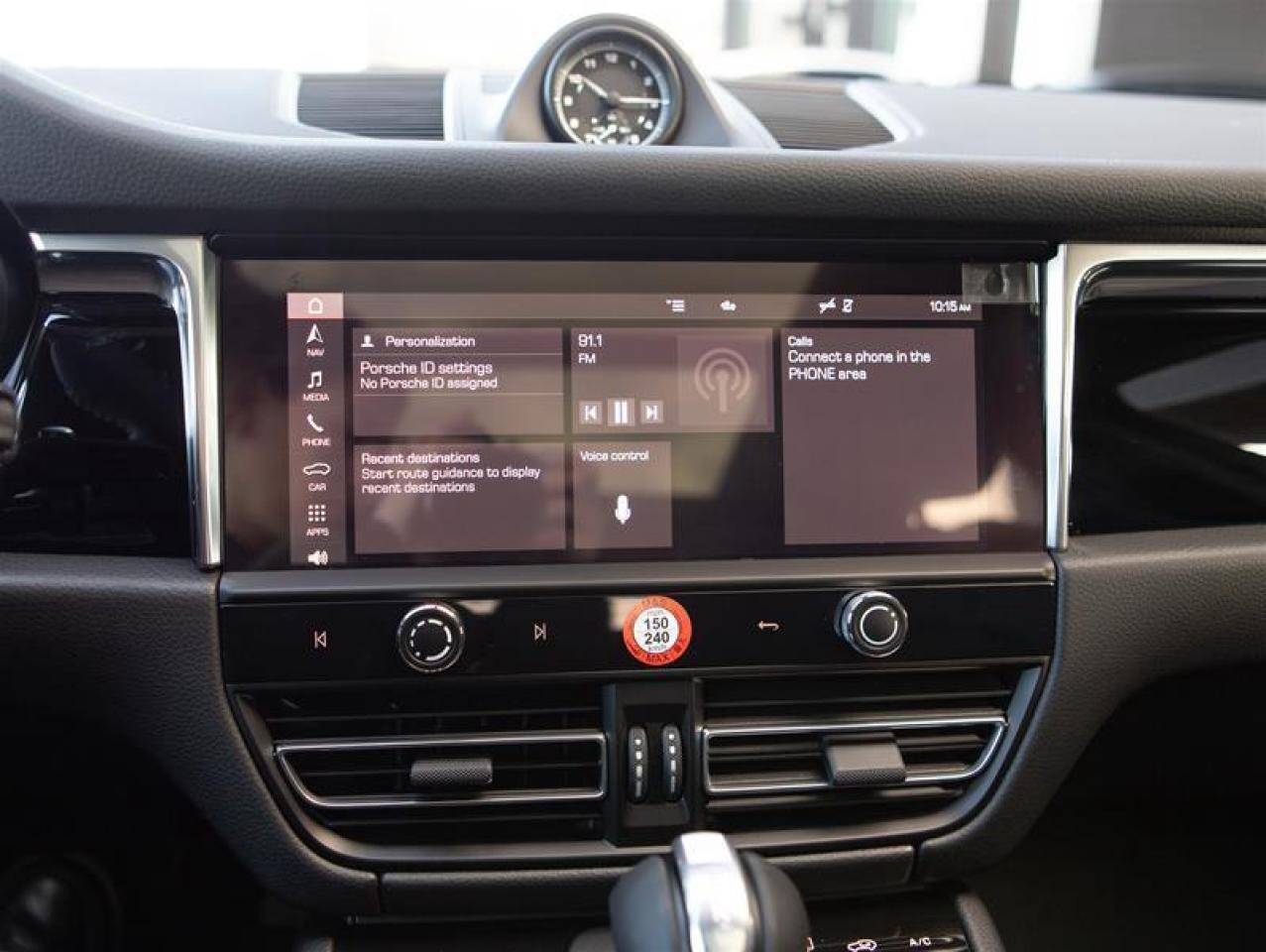 2026 Porsche Macan AWD Photo