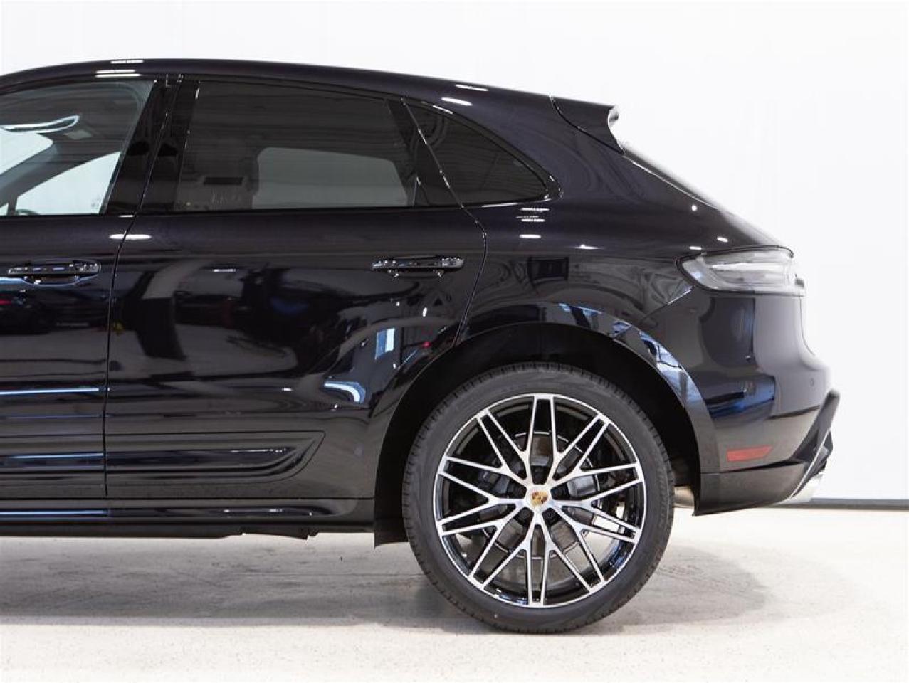 2026 Porsche Macan AWD Photo