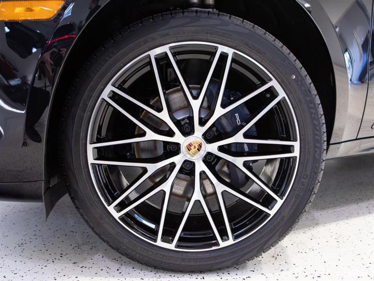 2026 Porsche Macan AWD Photo