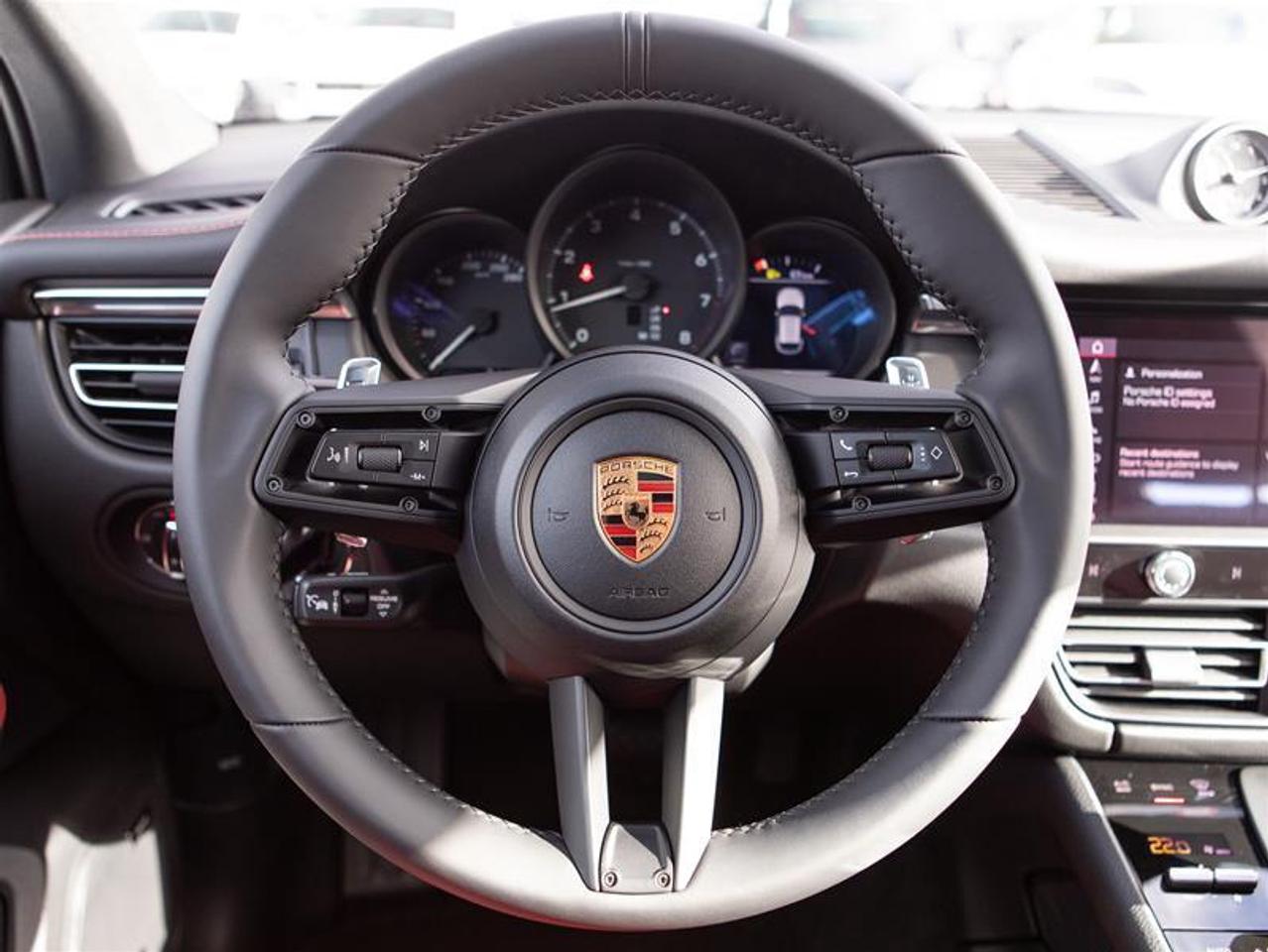 2026 Porsche Macan AWD Photo