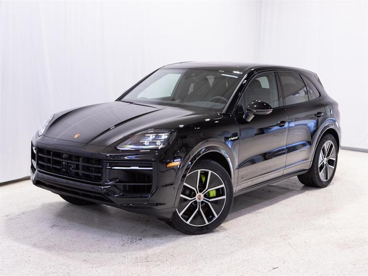 2026 Porsche Cayenne e-Hybrid AWD Photo