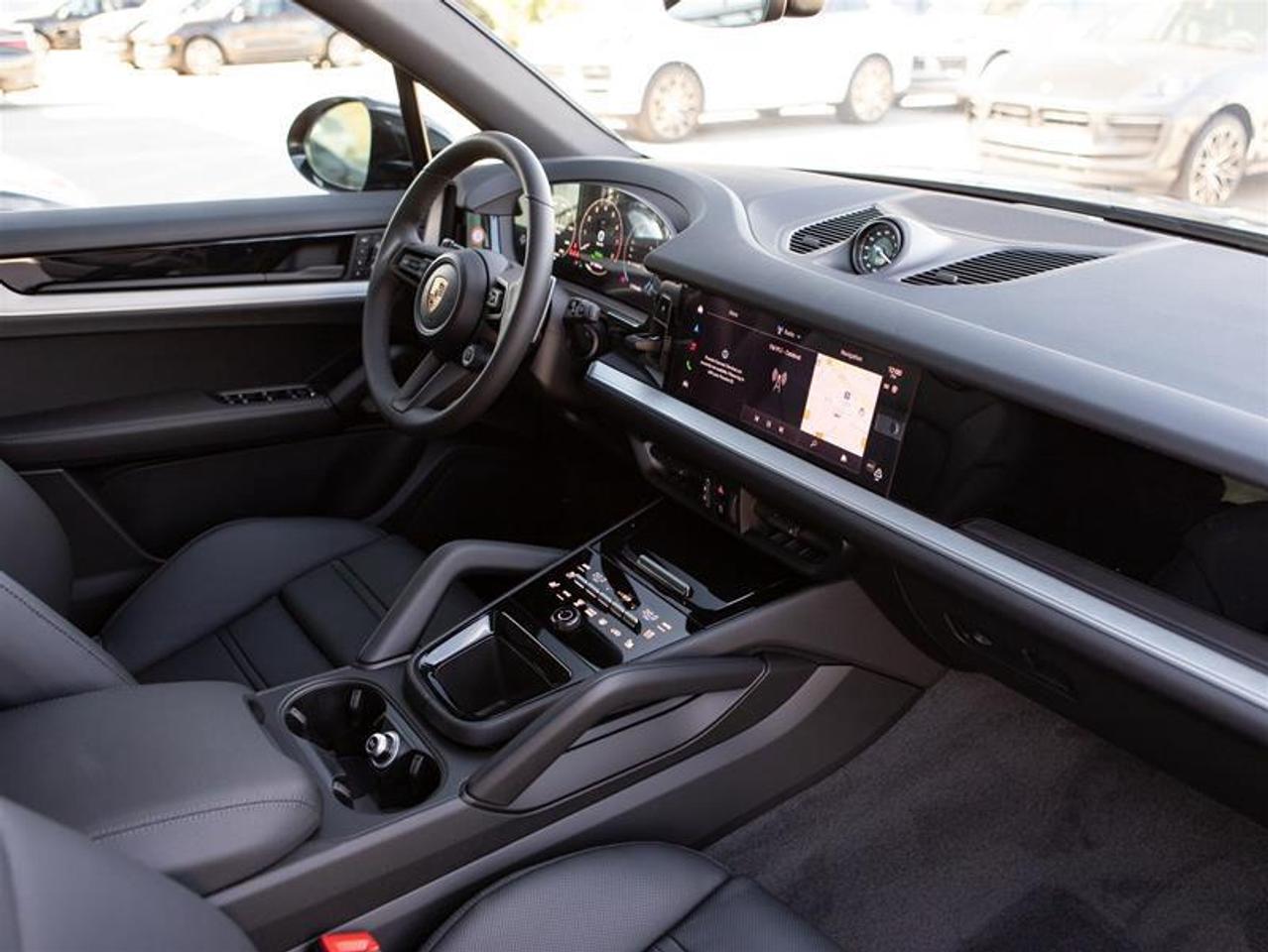 2026 Porsche Cayenne e-Hybrid AWD Photo