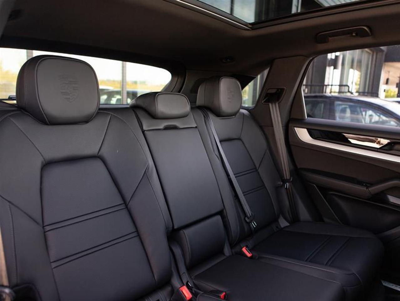 2026 Porsche Cayenne e-Hybrid AWD Photo