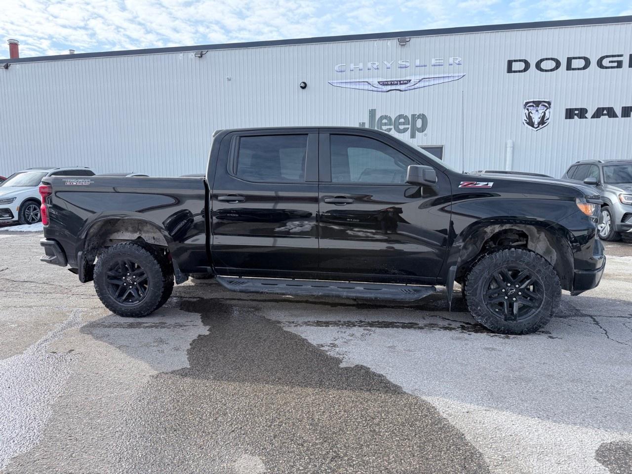 2023 Chevrolet Silverado 1500 Crew Cab Short Box 4-Wheel Drive Custom Trail Boss Photo3