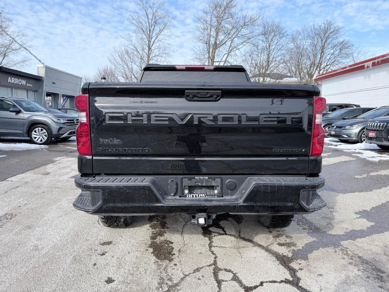 2023 Chevrolet Silverado 1500 Crew Cab Short Box 4-Wheel Drive Custom Trail Boss Photo