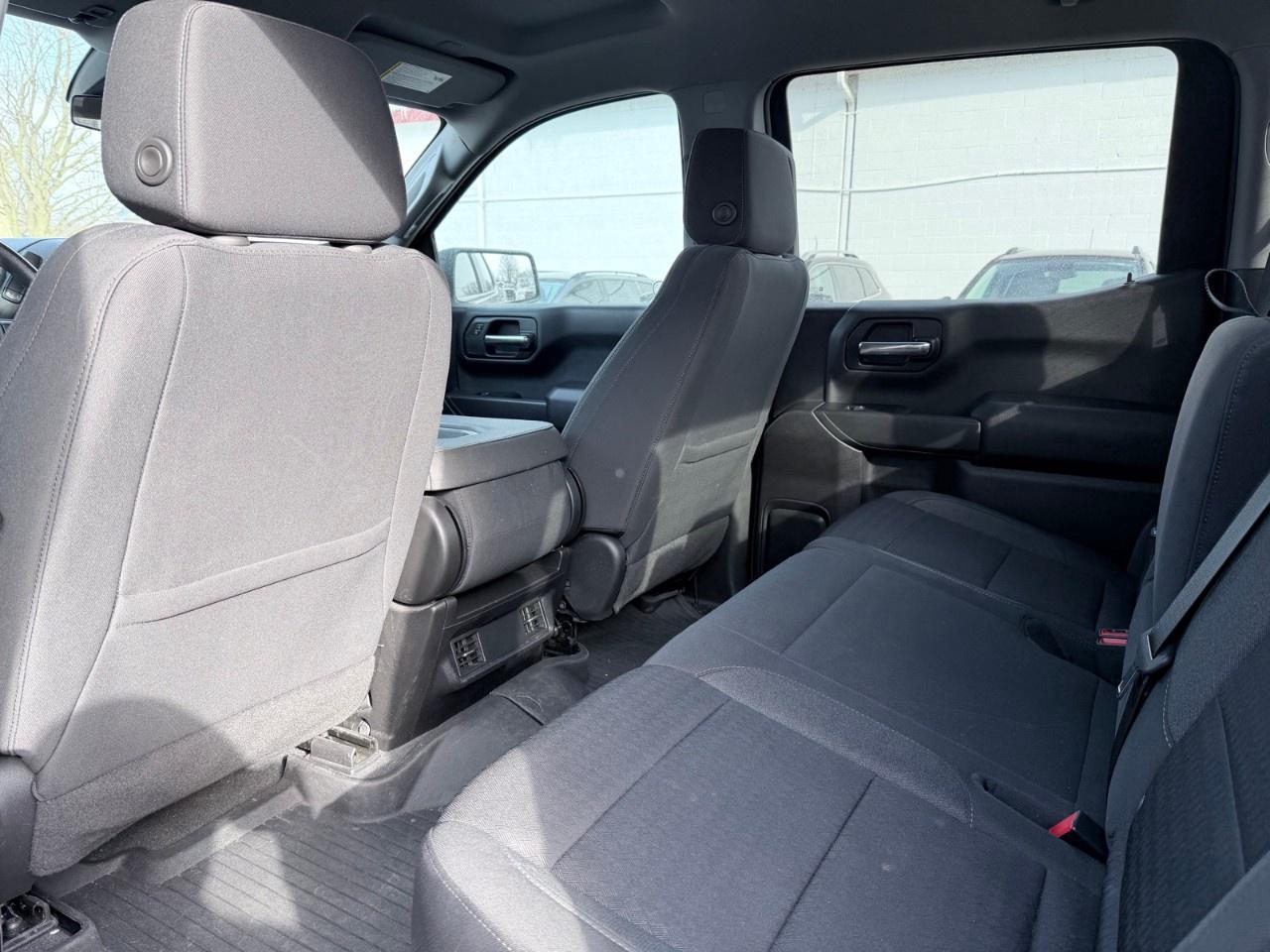 2023 Chevrolet Silverado 1500 Crew Cab Short Box 4-Wheel Drive Custom Trail Boss Photo