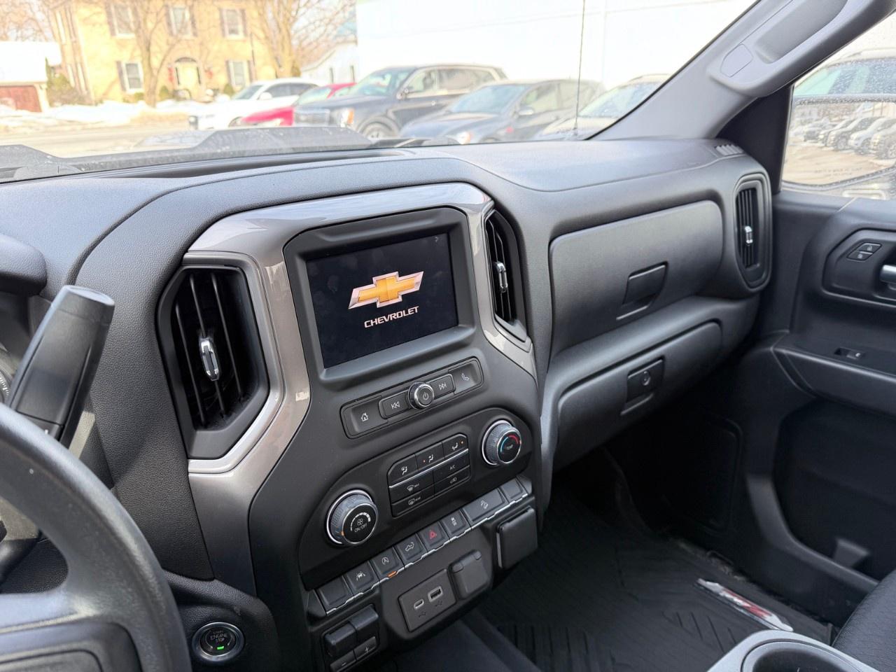 2023 Chevrolet Silverado 1500 Crew Cab Short Box 4-Wheel Drive Custom Trail Boss Photo