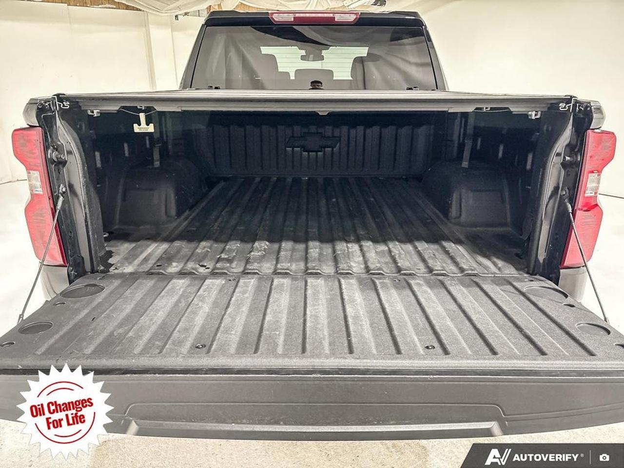 2023 Chevrolet Silverado 1500 Crew Cab Short Box 4-Wheel Drive Custom Trail Boss Photo