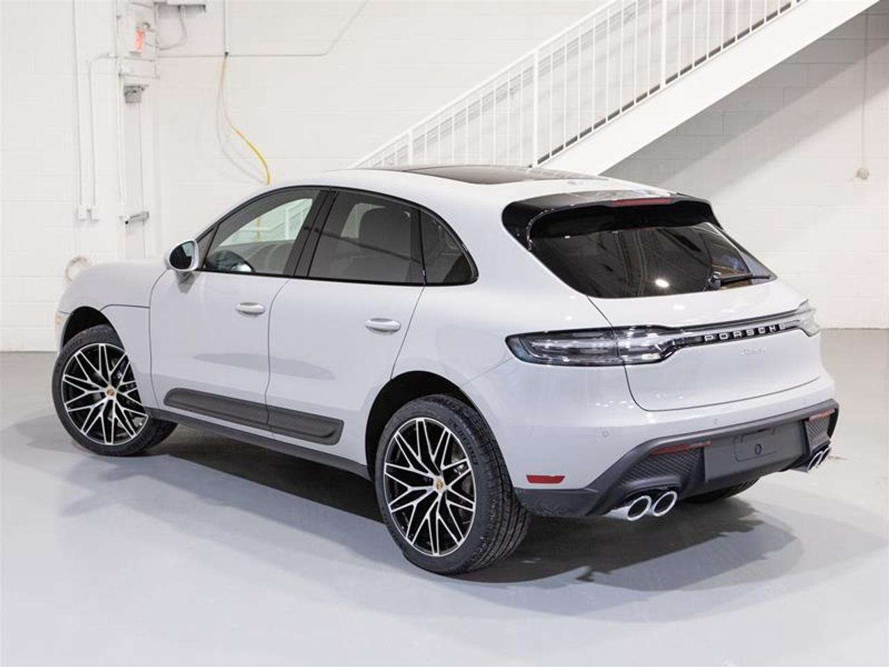 2026 Porsche Macan AWD Photo
