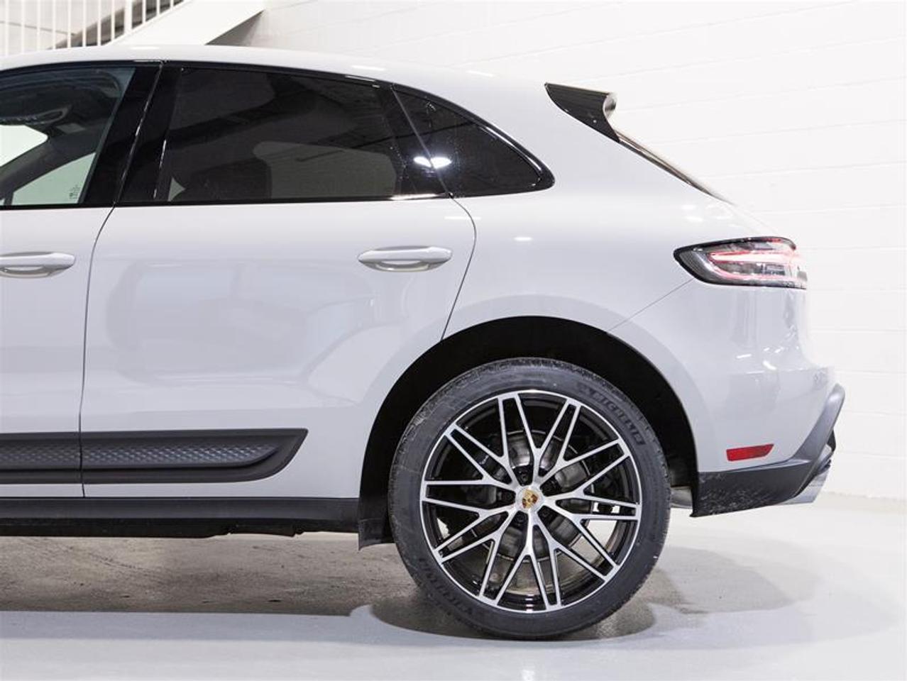 2026 Porsche Macan AWD Photo