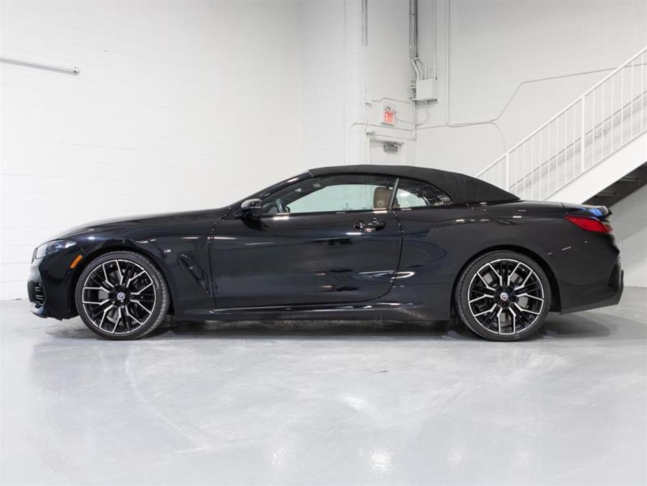 2023 BMW 8 Series xDrive Cabriolet Photo