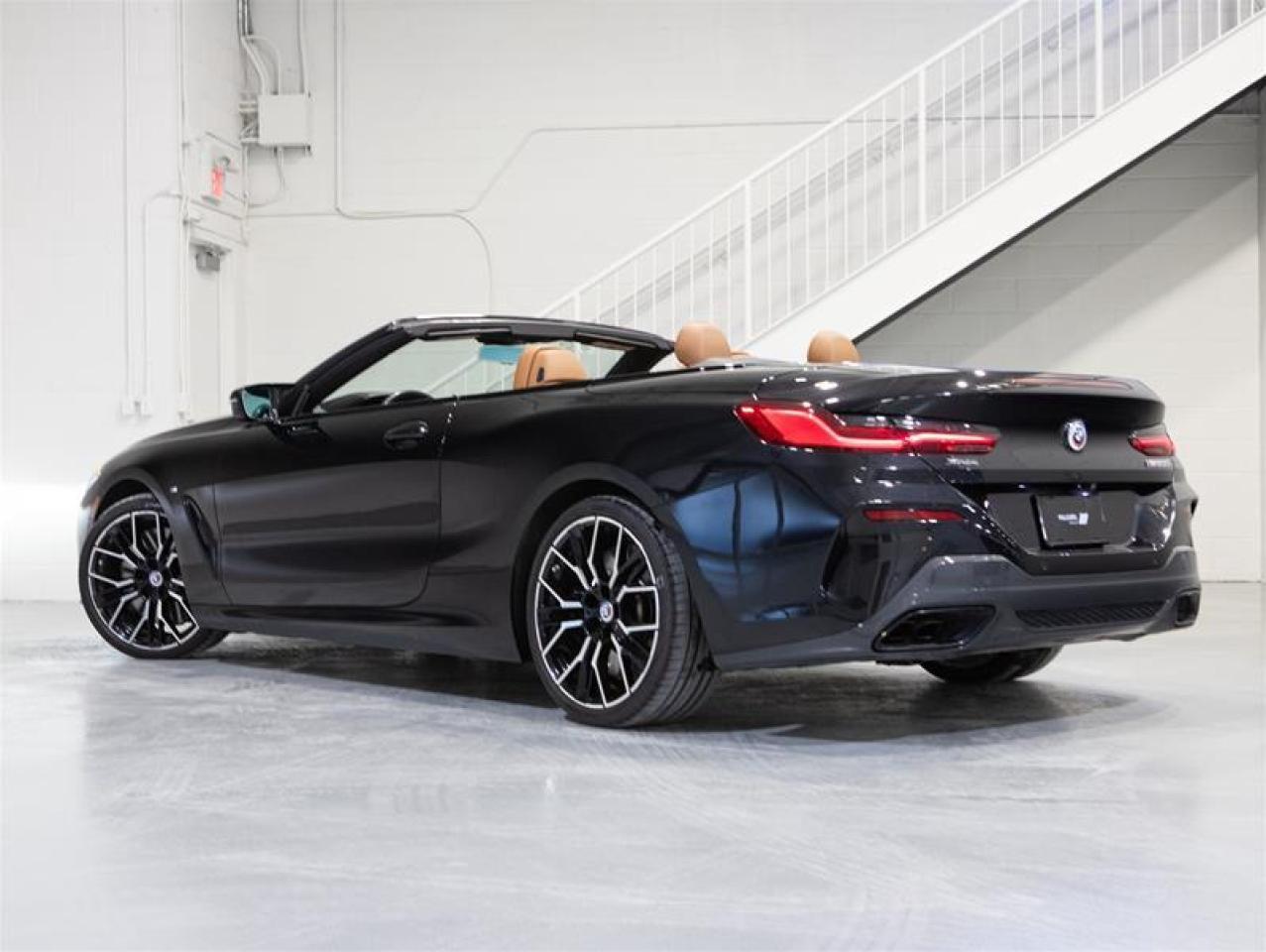 2023 BMW 8 Series xDrive Cabriolet Photo