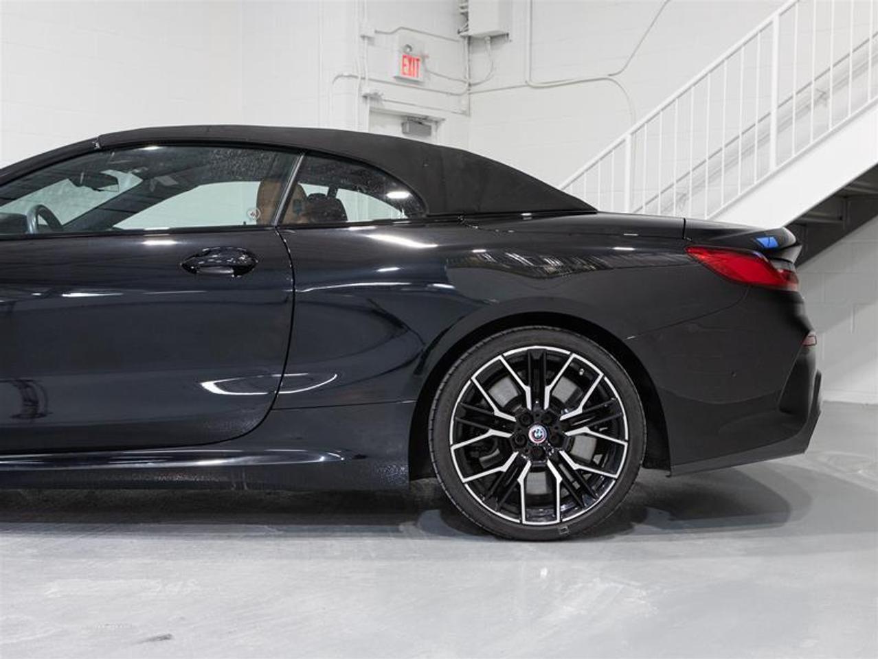 2023 BMW 8 Series xDrive Cabriolet Photo