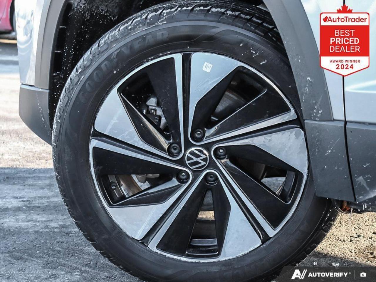 2025 Volkswagen Taos Comfortline 4dr All-Wheel Drive 4MOTION Photo