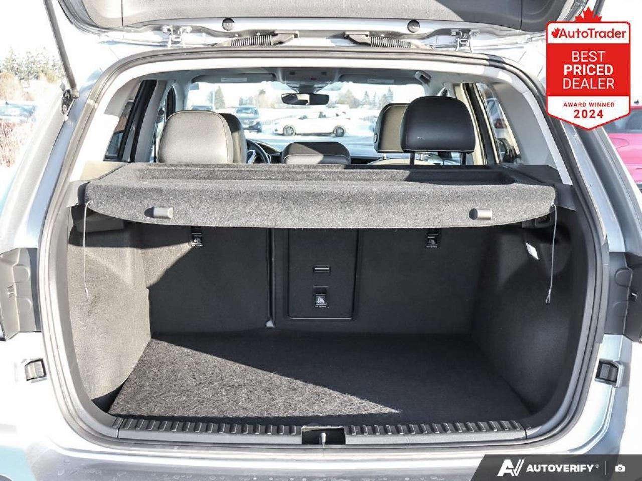 2025 Volkswagen Taos Comfortline 4dr All-Wheel Drive 4MOTION Photo