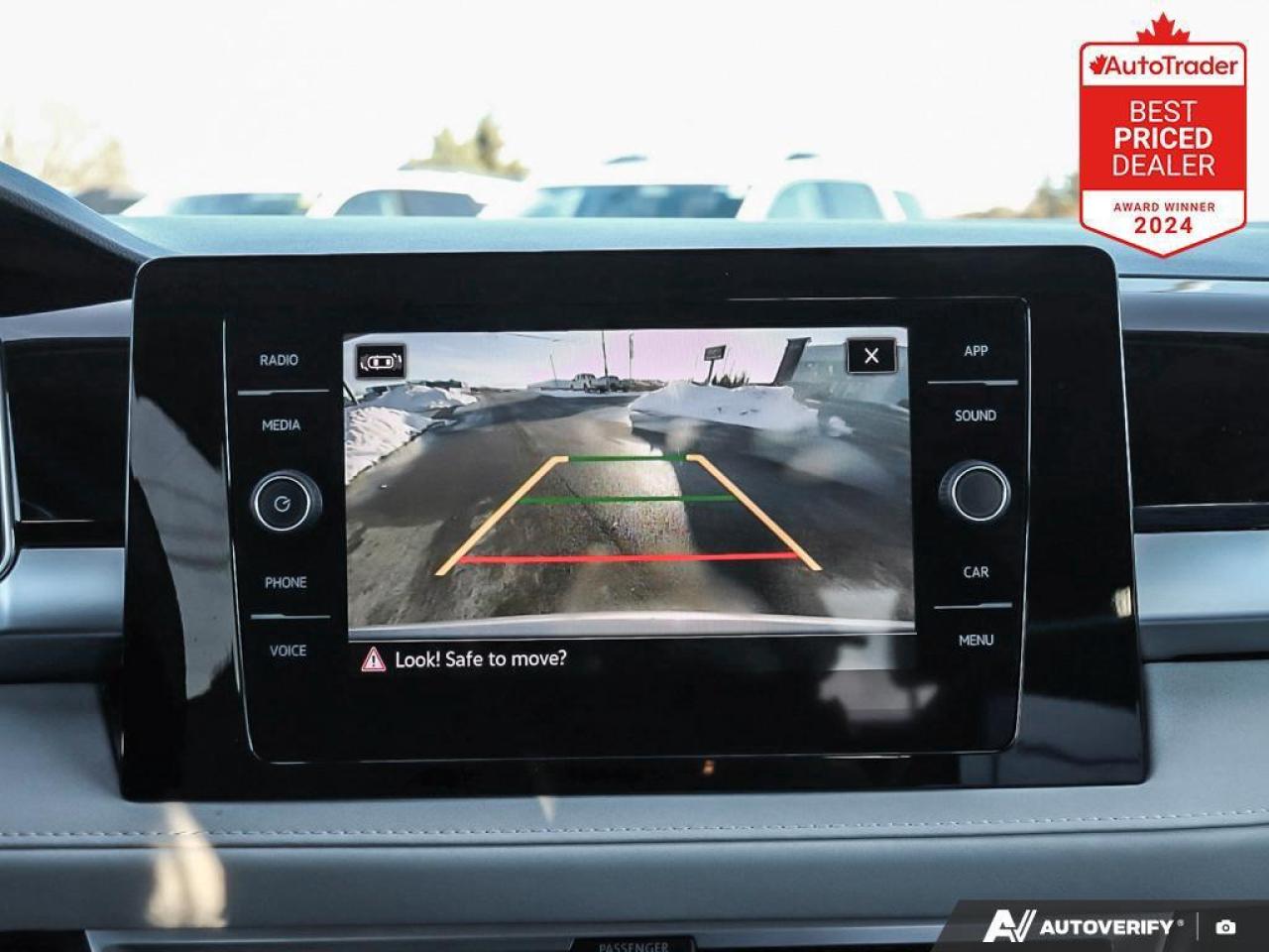 2025 Volkswagen Taos Comfortline 4dr All-Wheel Drive 4MOTION Photo