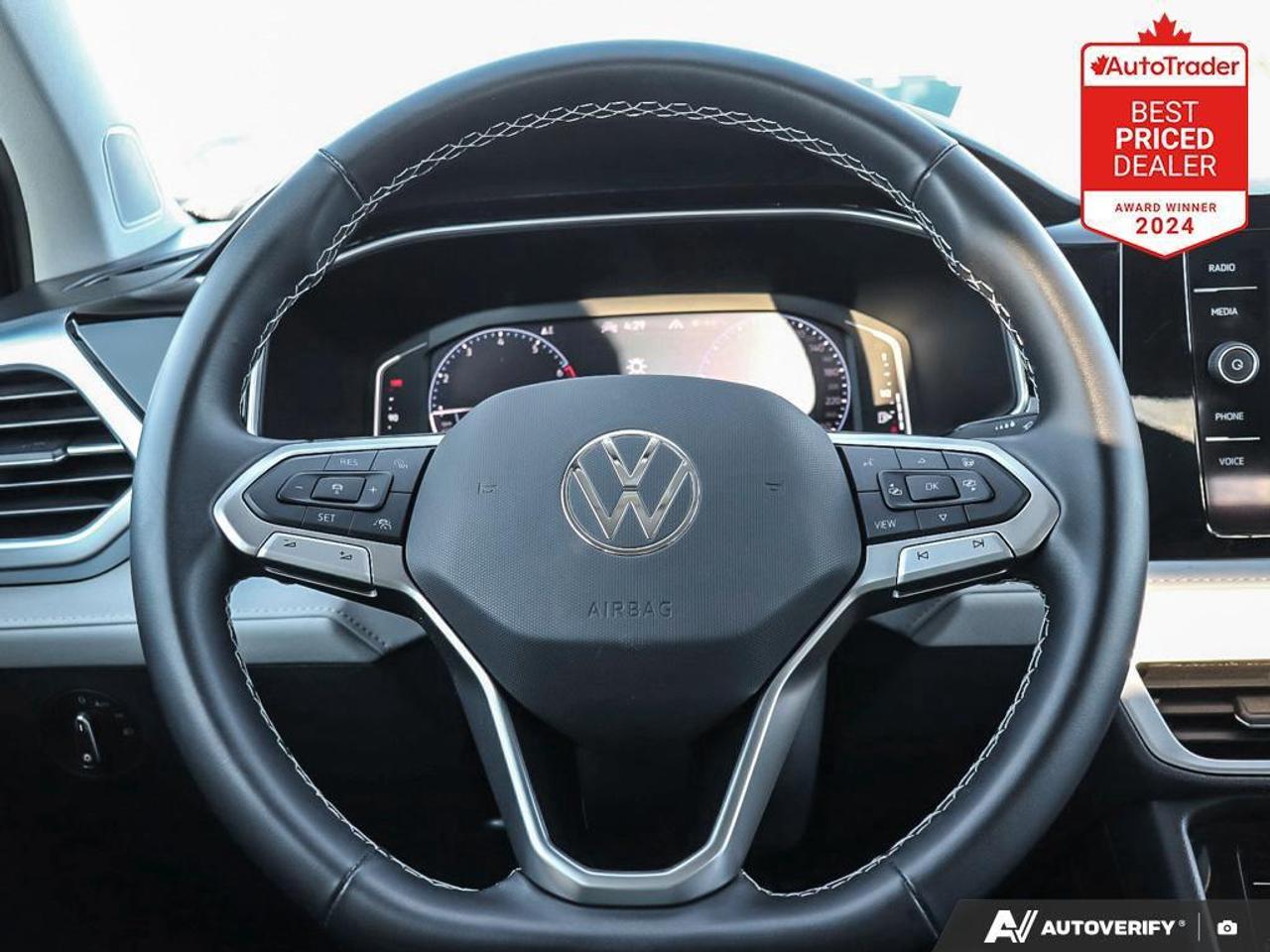 2025 Volkswagen Taos Comfortline 4dr All-Wheel Drive 4MOTION Photo