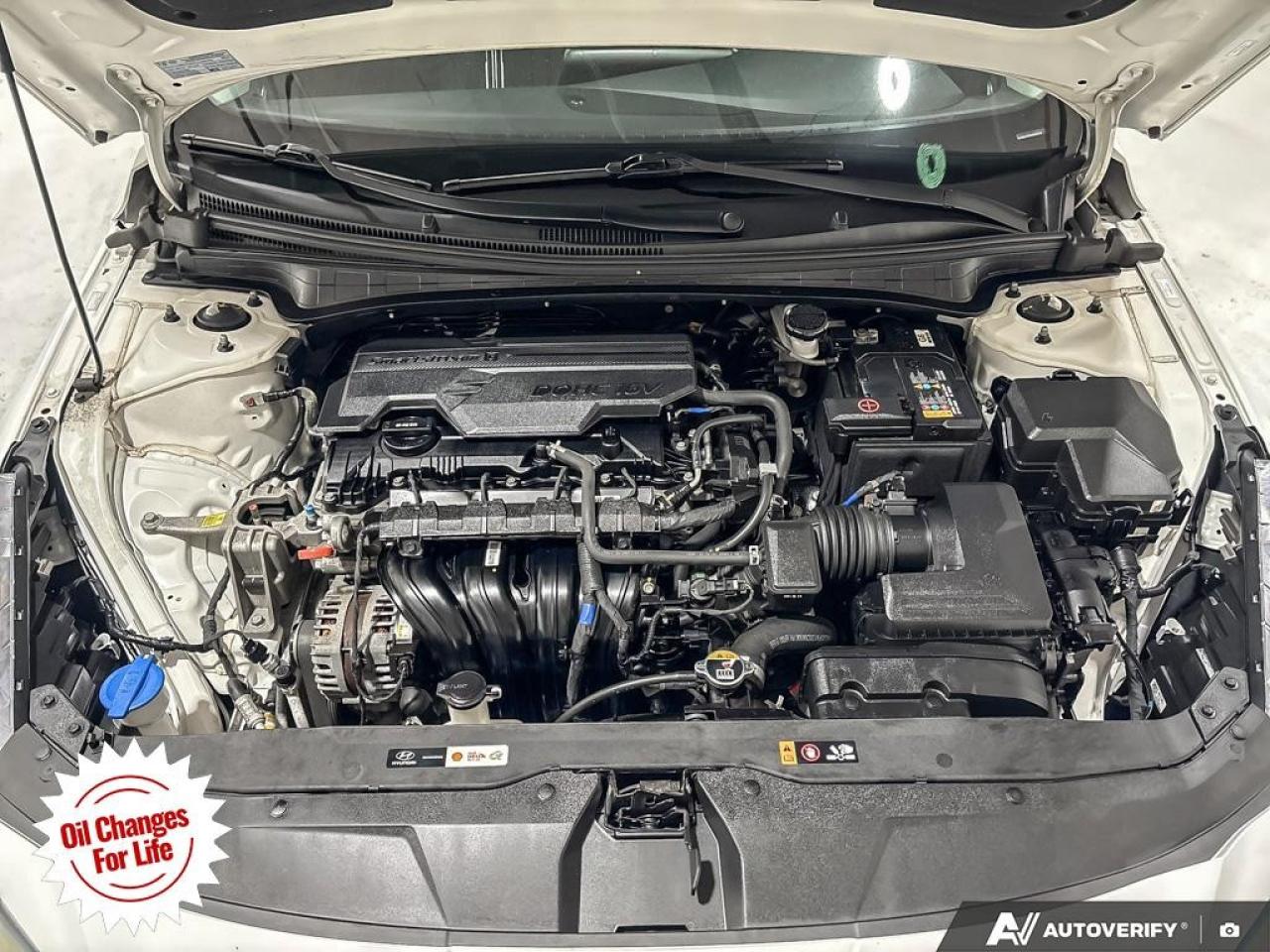 2022 Hyundai Elantra Preferred IVT Photo