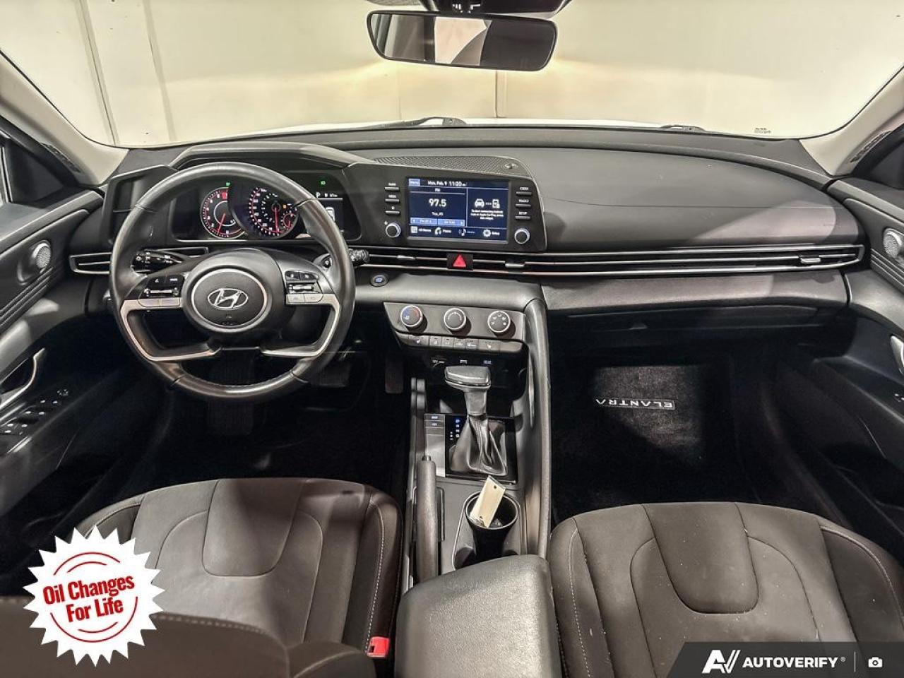 2022 Hyundai Elantra Preferred IVT Photo