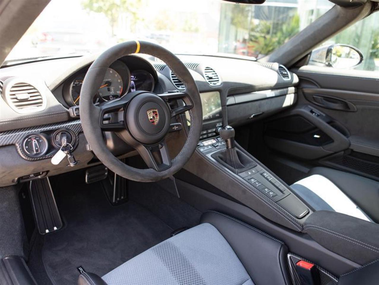 2025 Porsche 718 Spyder RS Roadster Photo