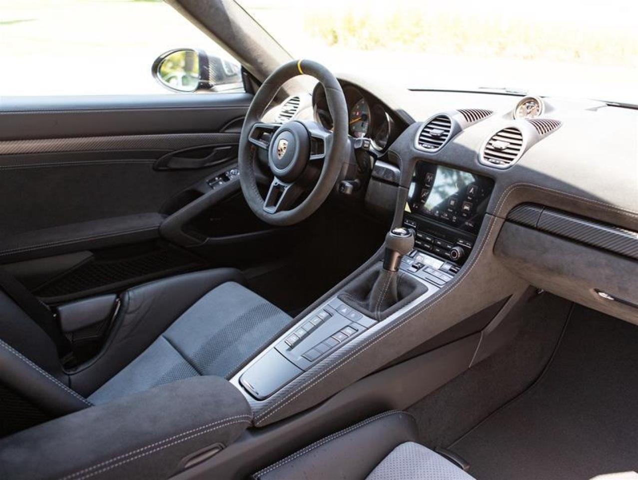 2025 Porsche 718 Spyder RS Roadster Photo