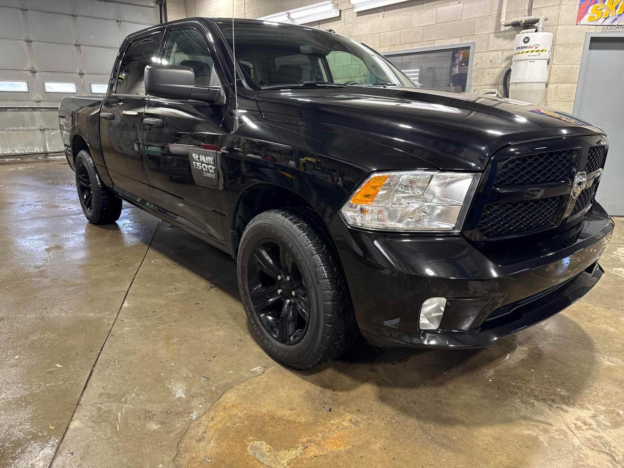 2021 RAM 1500 Classic EXPRESS 4X4 CREW CAB 5'7" BOX Photo